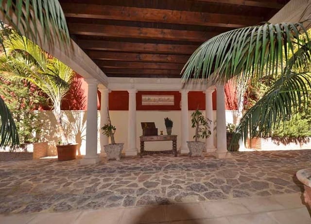 7 Zimmer Villa zu verkaufen in Altea mit Pool Garage - 3.000.000 € (Ref: 3317311)