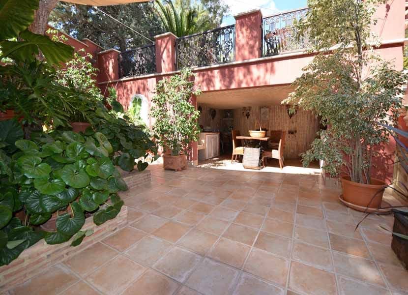 7 bedroom Villa for sale in Altea with pool garage - € 3,000,000 (Ref: 3317311)