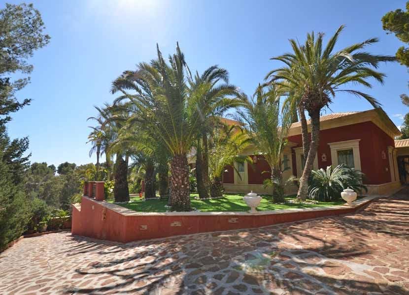 7 bedroom Villa for sale in Altea with pool garage - € 3,000,000 (Ref: 3317311)