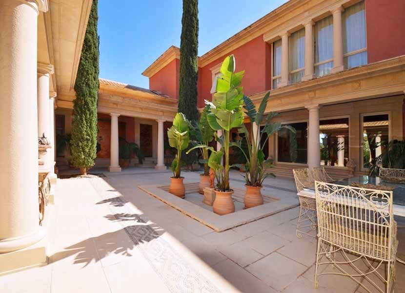 7 bedroom Villa for sale in Altea with pool garage - € 3,000,000 (Ref: 3317311)