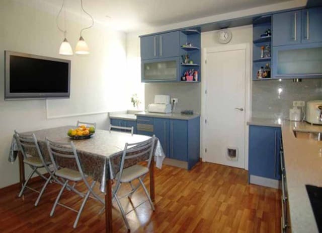 7 Zimmer Villa zu verkaufen in Altea mit Pool Garage - 950.000 € (Ref: 3335452)