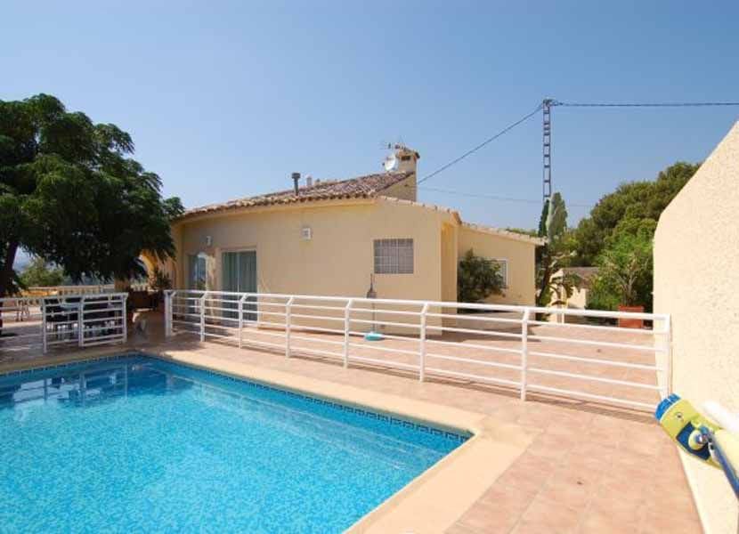 Chalet de 7 habitaciones en Altea en venta con piscina garaje - 950.000 € (Ref: 3335452)