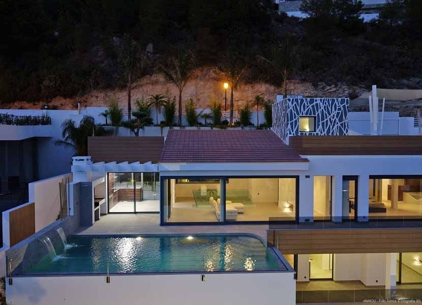 4 bedroom Villa for sale in Altea with pool garage - € 2,850,000 (Ref: 4088387)