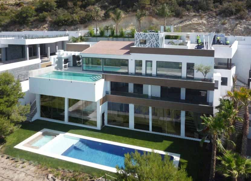 4 bedroom Villa for sale in Altea with pool garage - € 2,850,000 (Ref: 4088387)
