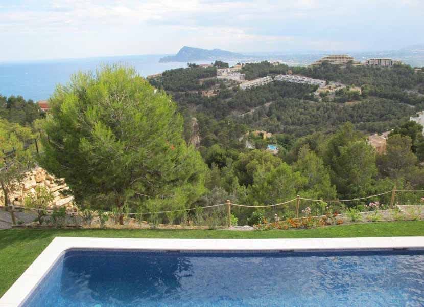4 bedroom Villa for sale in Altea with pool garage - € 2,850,000 (Ref: 4088387)