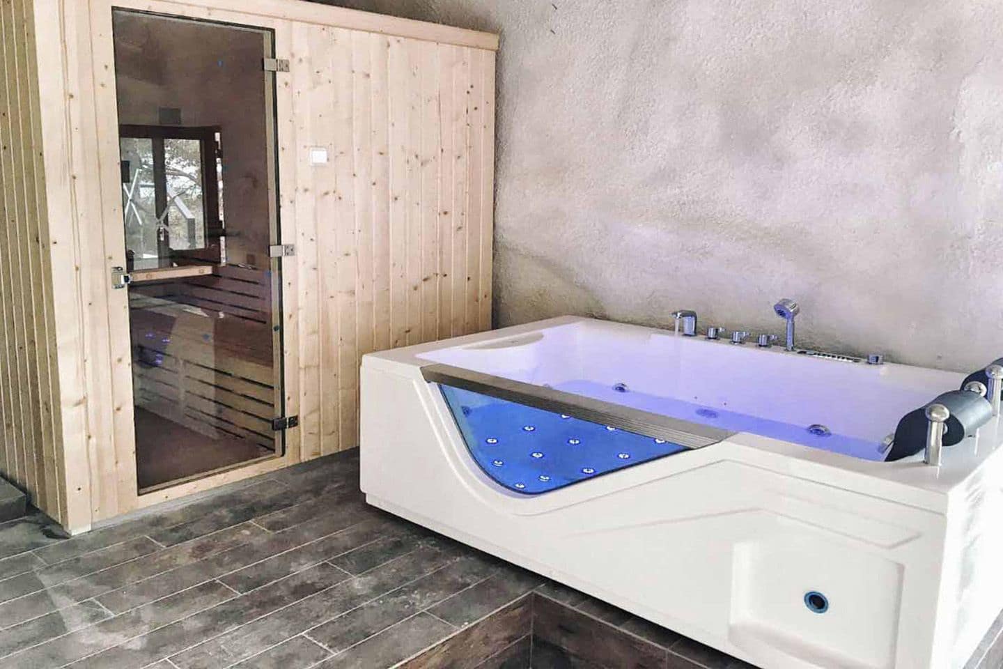 4 bedroom Villa for sale in Altea with pool garage - € 2,100,000 (Ref: 4088389)