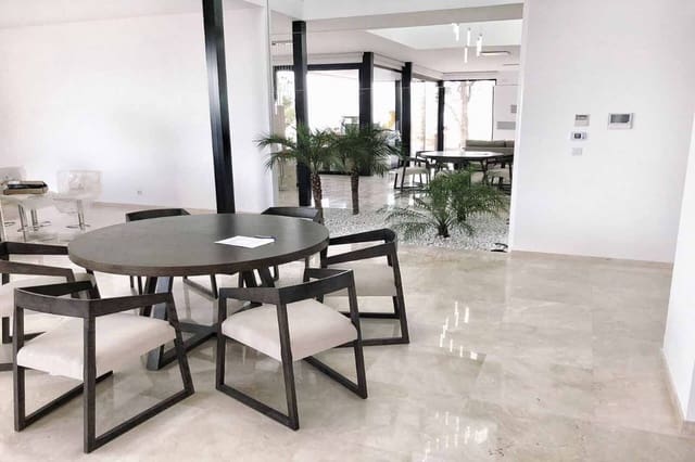 4 bedroom Villa for sale in Altea with pool garage - € 2,100,000 (Ref: 4088389)