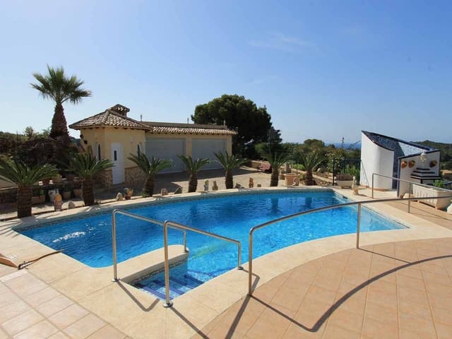 Chalet de 6 habitaciones en Altea en venta con piscina garaje - 2.651.250 € (Ref: 4088406)