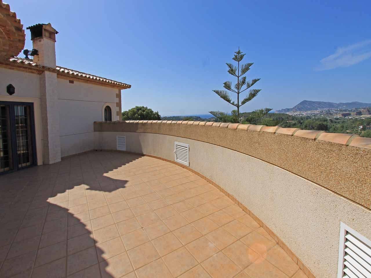 6 bedroom Villa for sale in Altea with pool garage - € 2,651,250 (Ref: 4088406)