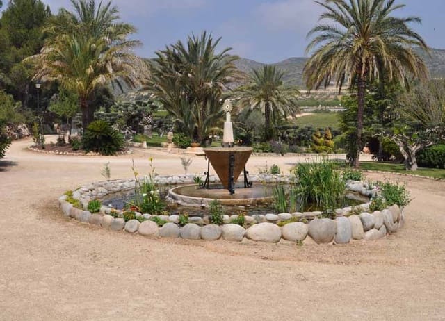 8 soverom Villa til salgs i Ontinyent med svømmebasseng garasje - € 5 500 000 (Ref: 4088451)