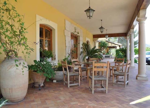 8 soverom Villa til salgs i Ontinyent med svømmebasseng garasje - € 5 500 000 (Ref: 4088451)