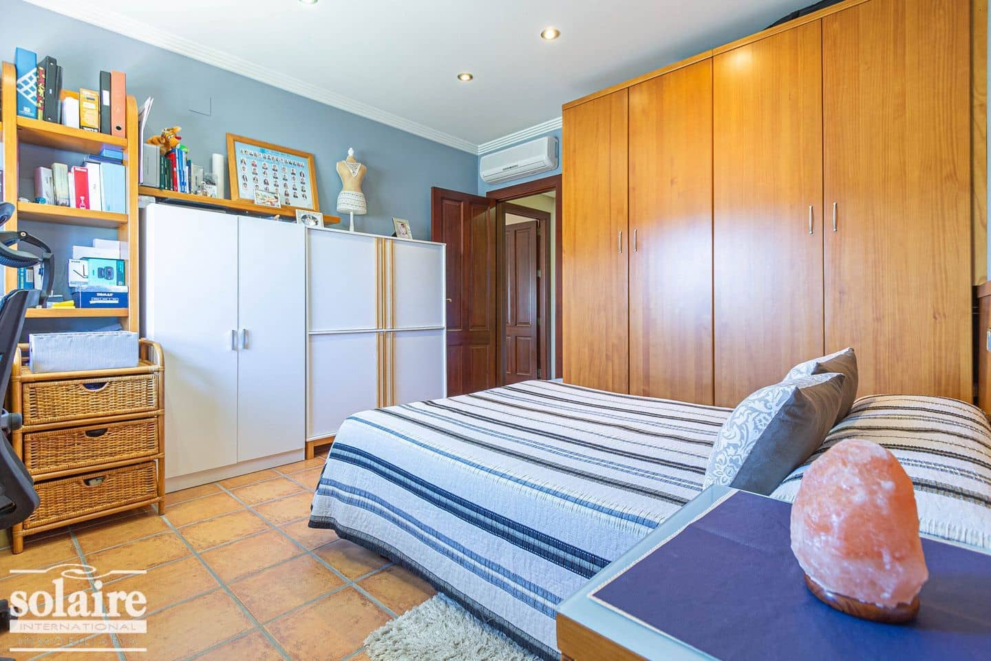 7 bedroom Villa for sale in Alfaz del Pi / L'Alfas del Pi with pool garage - € 830,000 (Ref: 4088461)