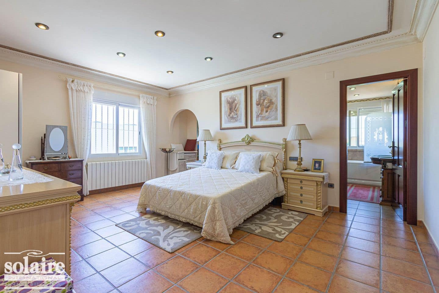 7 bedroom Villa for sale in Alfaz del Pi / L'Alfas del Pi with pool garage - € 830,000 (Ref: 4088461)