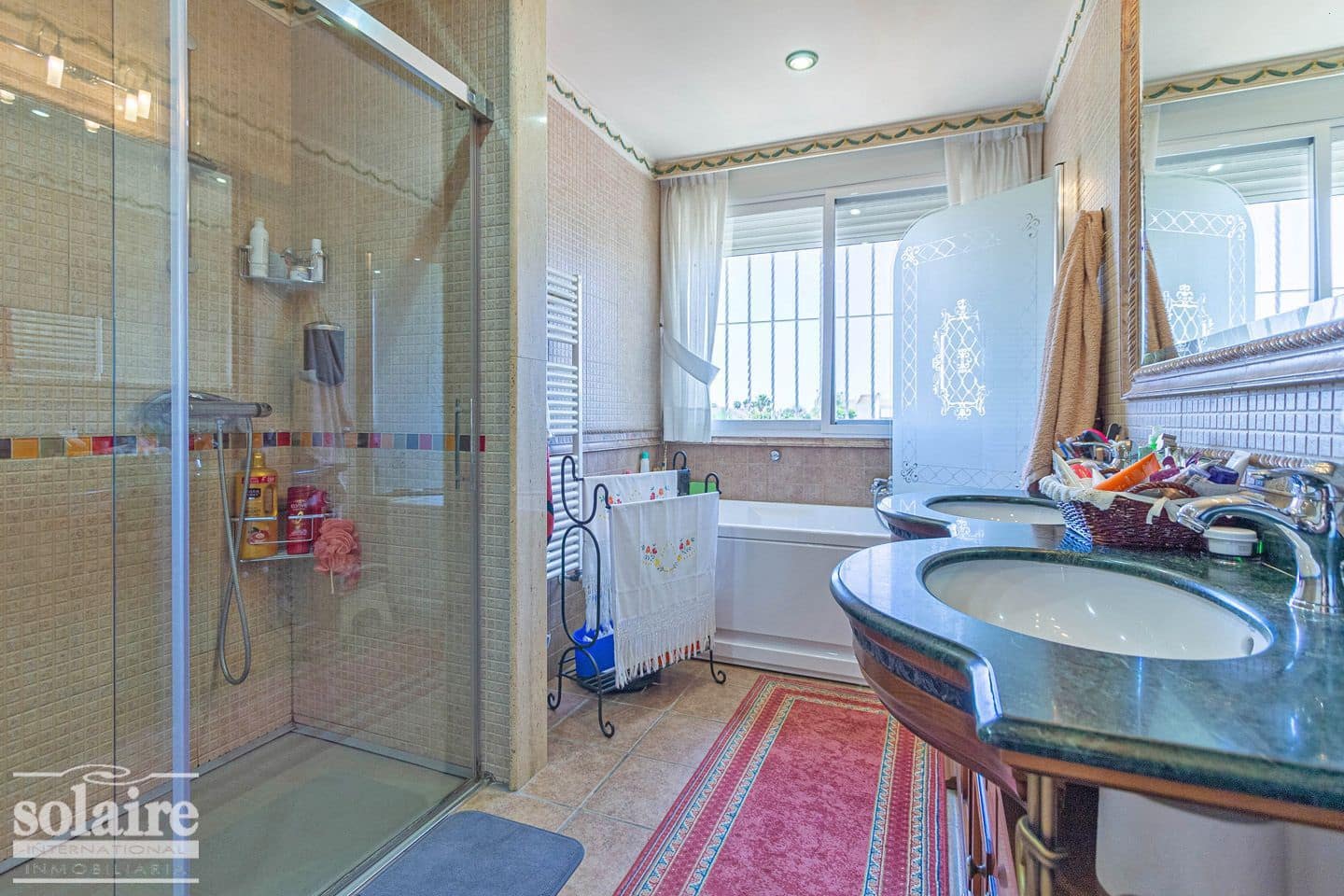 7 bedroom Villa for sale in Alfaz del Pi / L'Alfas del Pi with pool garage - € 830,000 (Ref: 4088461)