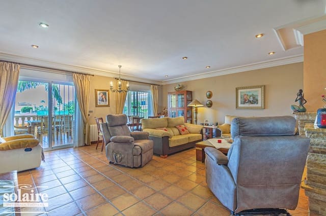 7 Zimmer Villa zu verkaufen in Alfaz del Pi / L'Alfàs del Pi mit Pool Garage - 830.000 € (Ref: 4088461)