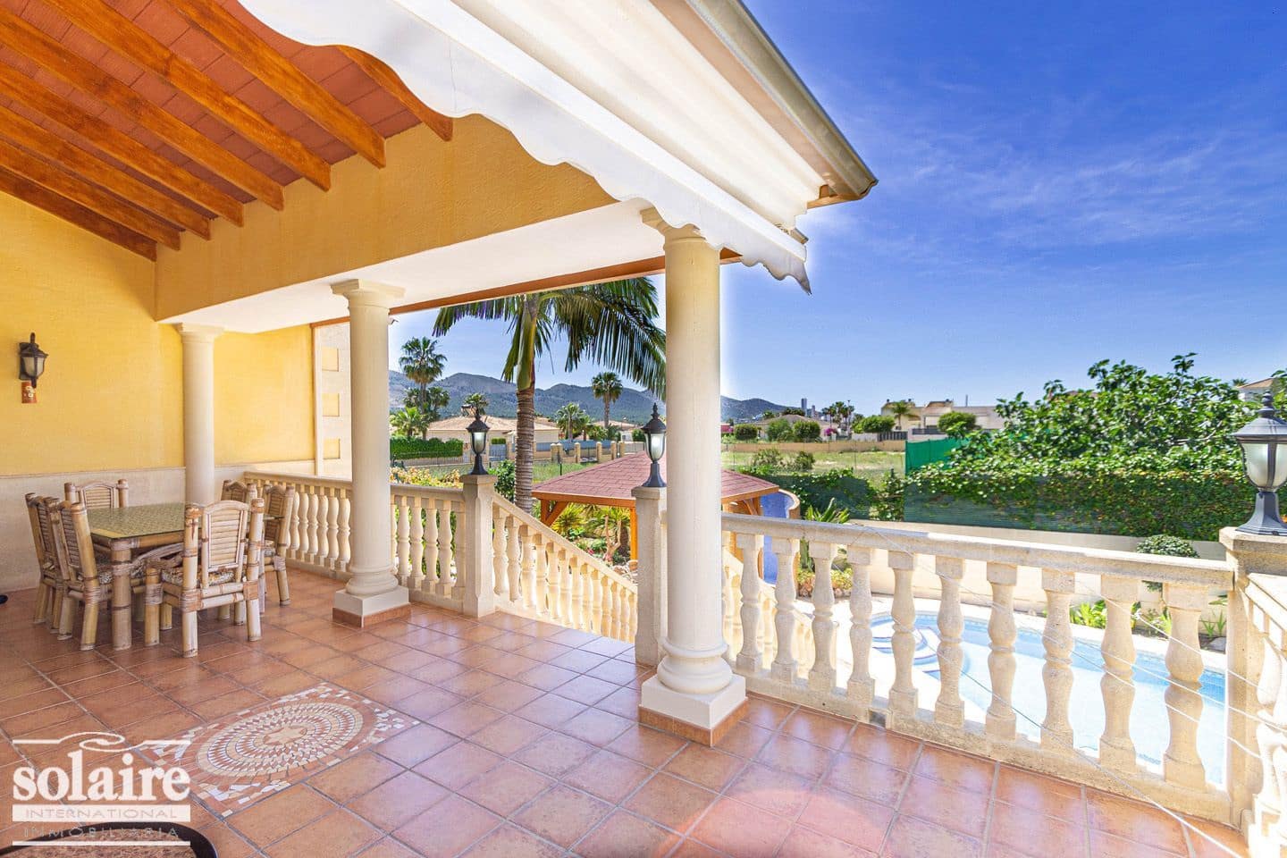 7 bedroom Villa for sale in Alfaz del Pi / L'Alfas del Pi with pool garage - € 830,000 (Ref: 4088461)