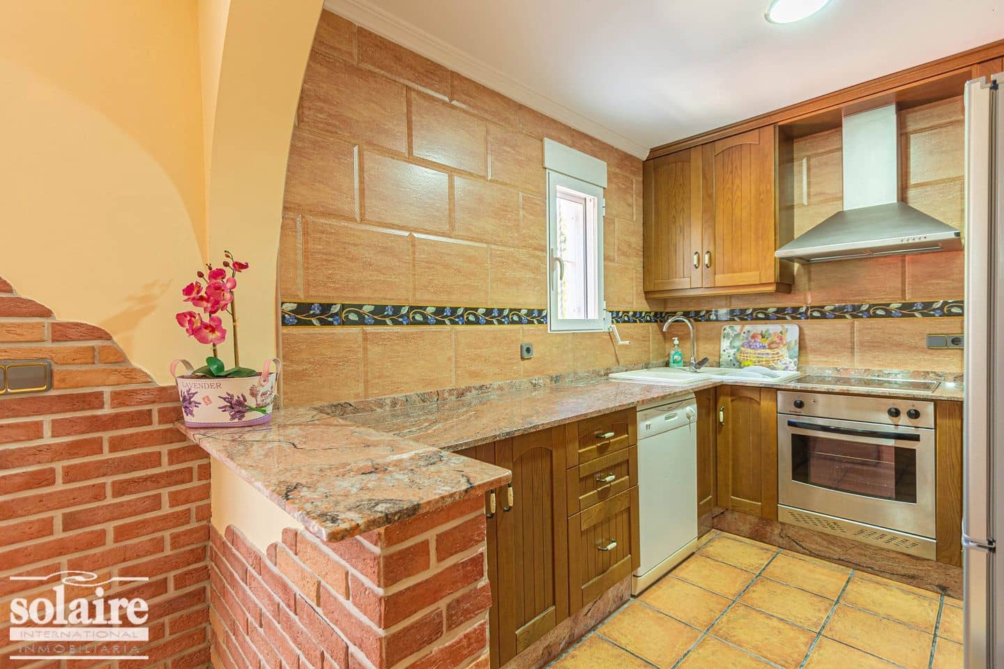 7 bedroom Villa for sale in Alfaz del Pi / L'Alfas del Pi with pool garage - € 830,000 (Ref: 4088461)