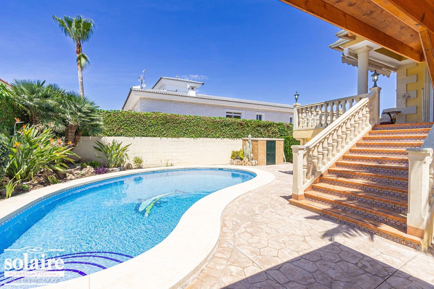 7 bedroom Villa for sale in Alfaz del Pi / L'Alfas del Pi with pool garage - € 830,000 (Ref: 4088461)