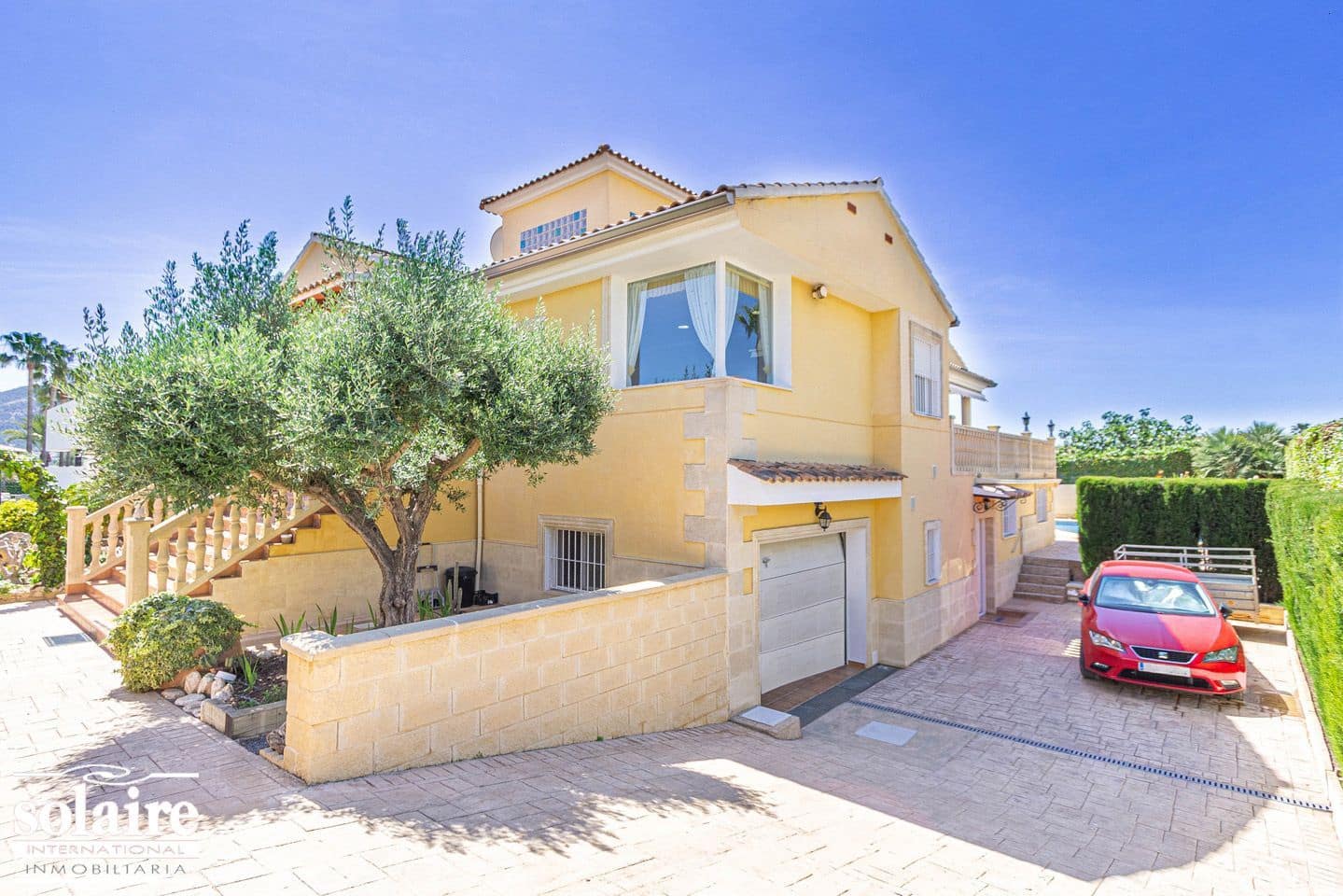 7 bedroom Villa for sale in Alfaz del Pi / L'Alfas del Pi with pool garage - € 830,000 (Ref: 4088461)