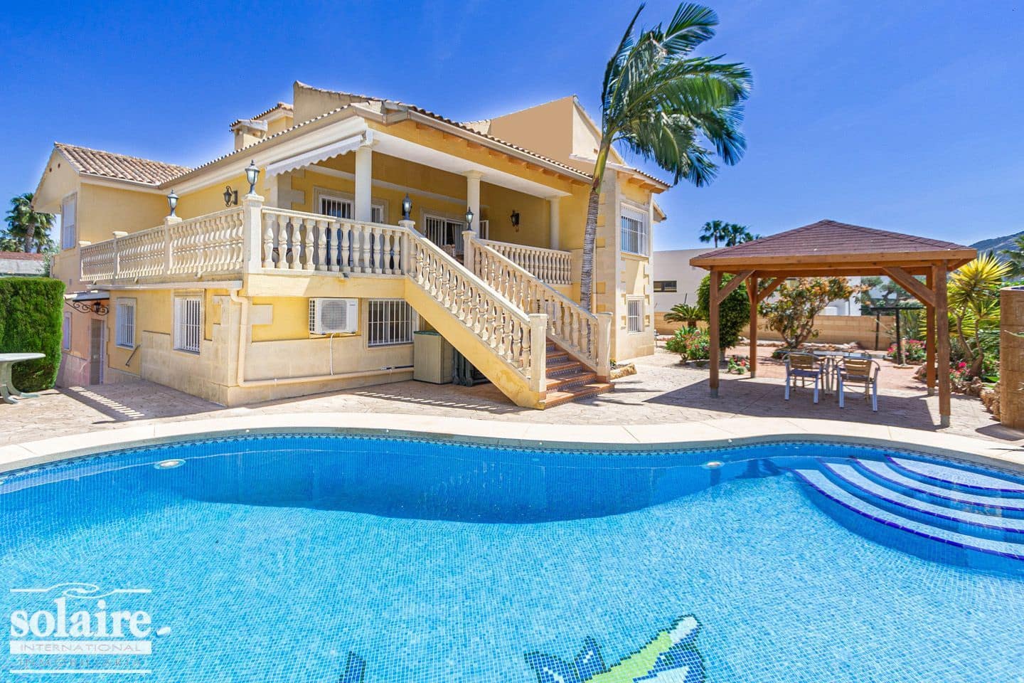 7 bedroom Villa for sale in Alfaz del Pi / L'Alfas del Pi with pool garage - € 830,000 (Ref: 4088461)