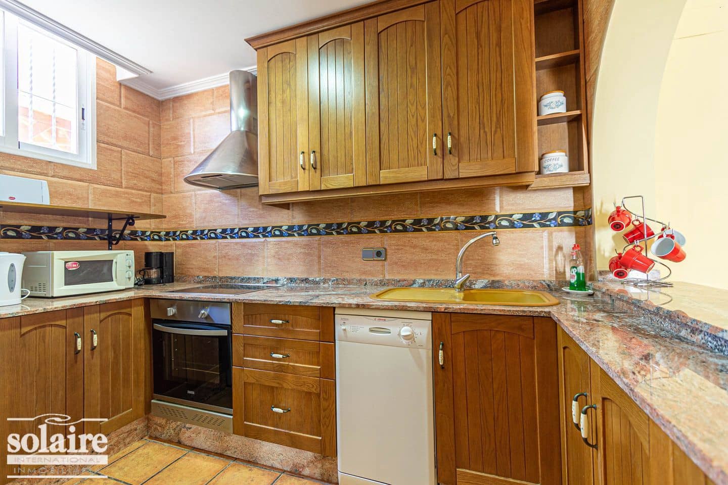 7 bedroom Villa for sale in Alfaz del Pi / L'Alfas del Pi with pool garage - € 830,000 (Ref: 4088461)