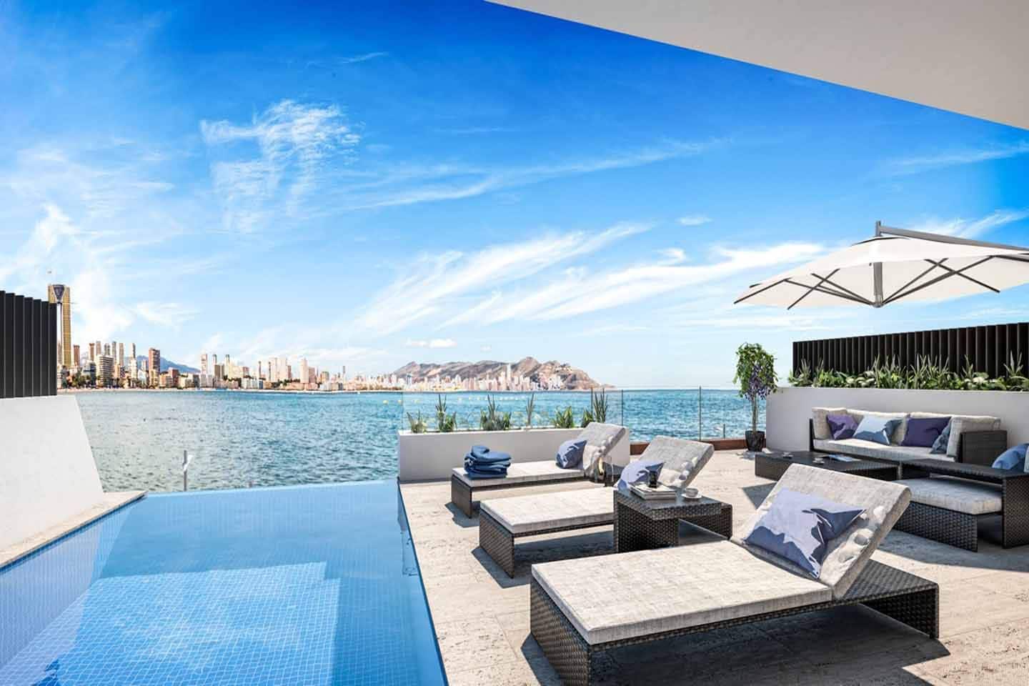 3 bedroom Apartment for sale in Benidorm with pool garage - € 1,650,000 (Ref: 4722646)
