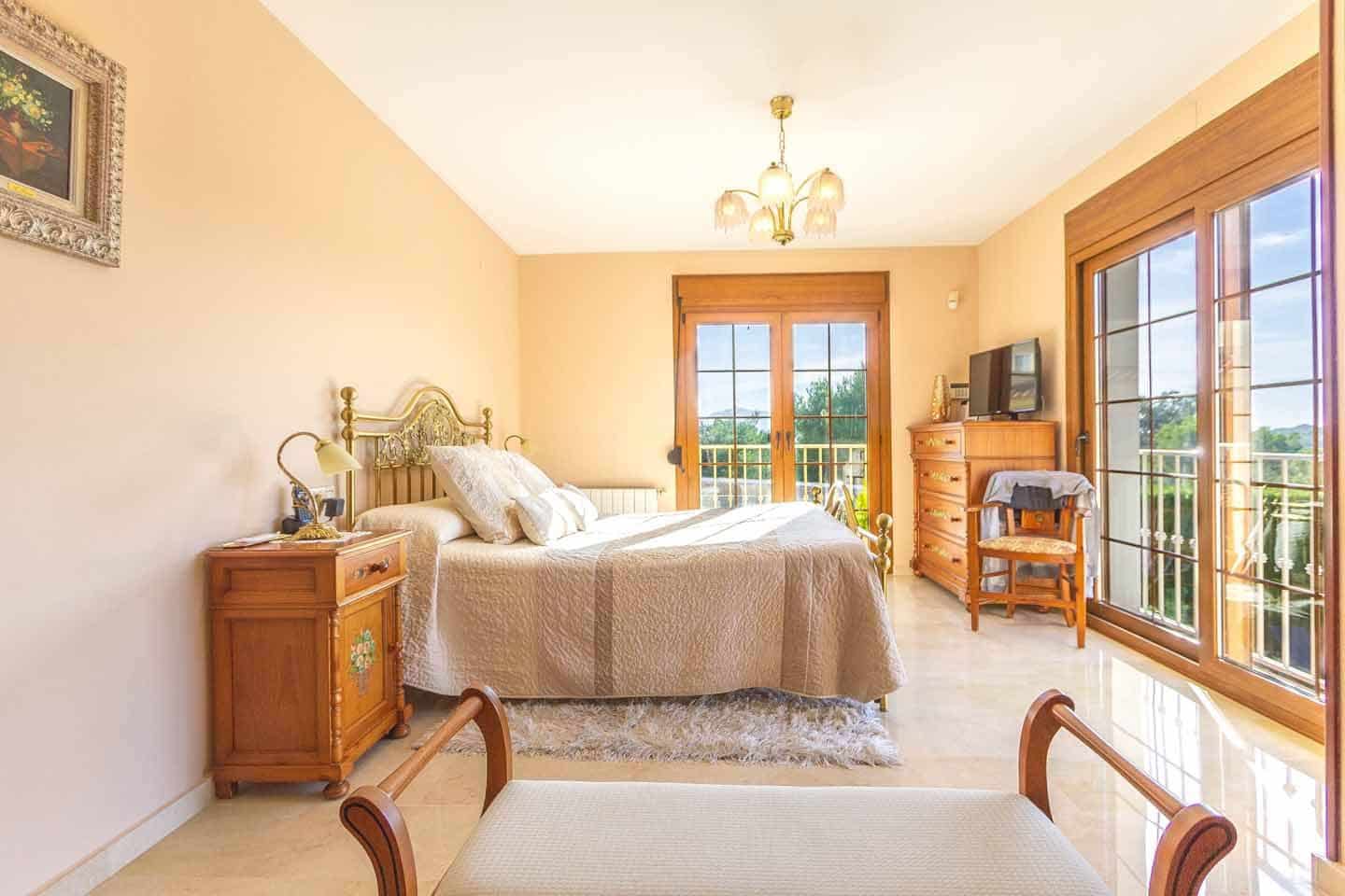 4 slaapkamer Villa te koop in La Nucia met zwembad - € 849.000 (Ref: 5031189)