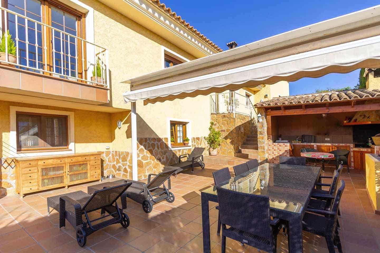 4 slaapkamer Villa te koop in La Nucia met zwembad - € 849.000 (Ref: 5031189)