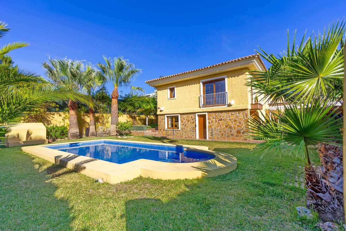 4 slaapkamer Villa te koop in La Nucia met zwembad - € 849.000 (Ref: 5031189)