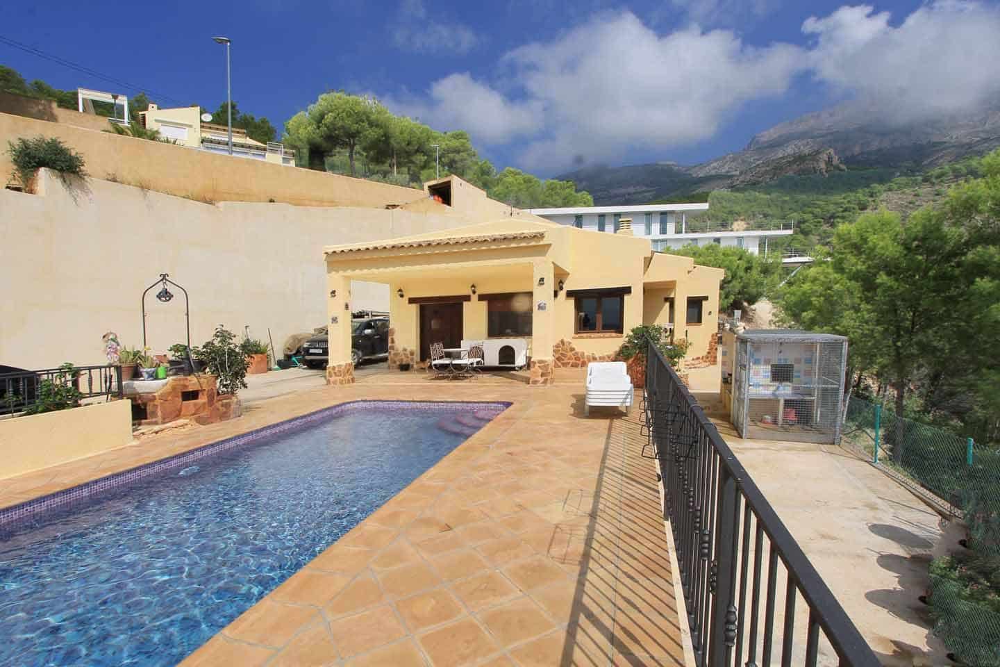 4 bedroom Villa for sale in Altea la Vella with pool garage - € 590,000 (Ref: 5469103)