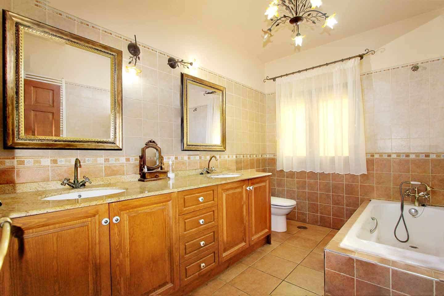 4 bedroom Villa for sale in Altea la Vella with pool garage - € 590,000 (Ref: 5469103)