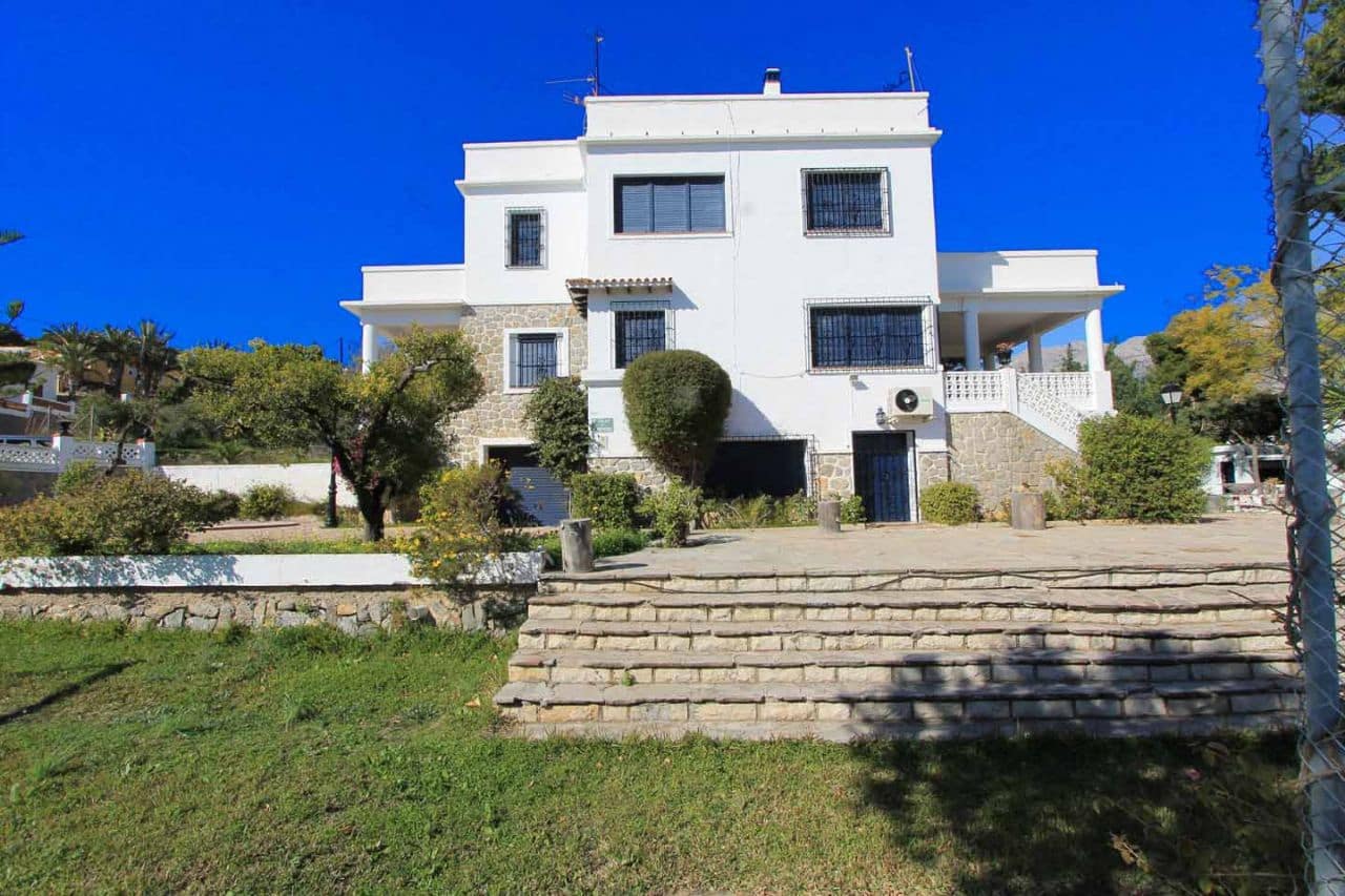 3 bedroom Villa for sale in Altea with pool garage - € 997,500 (Ref: 5859222)