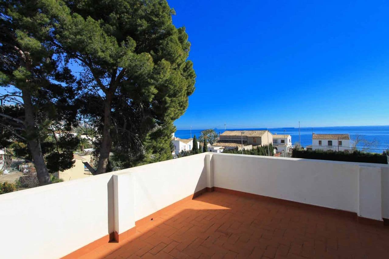 3 bedroom Villa for sale in Altea with pool garage - € 997,500 (Ref: 5859222)