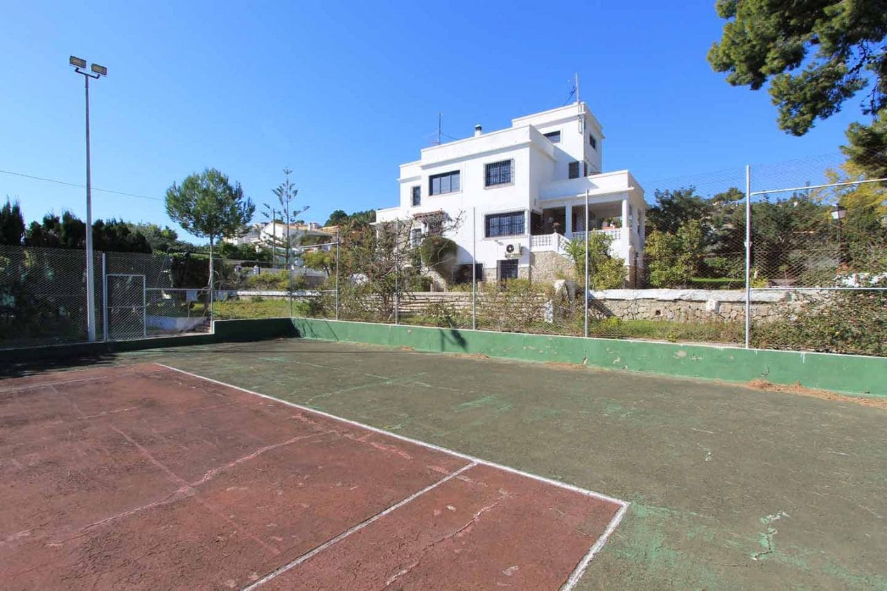 3 bedroom Villa for sale in Altea with pool garage - € 997,500 (Ref: 5859222)