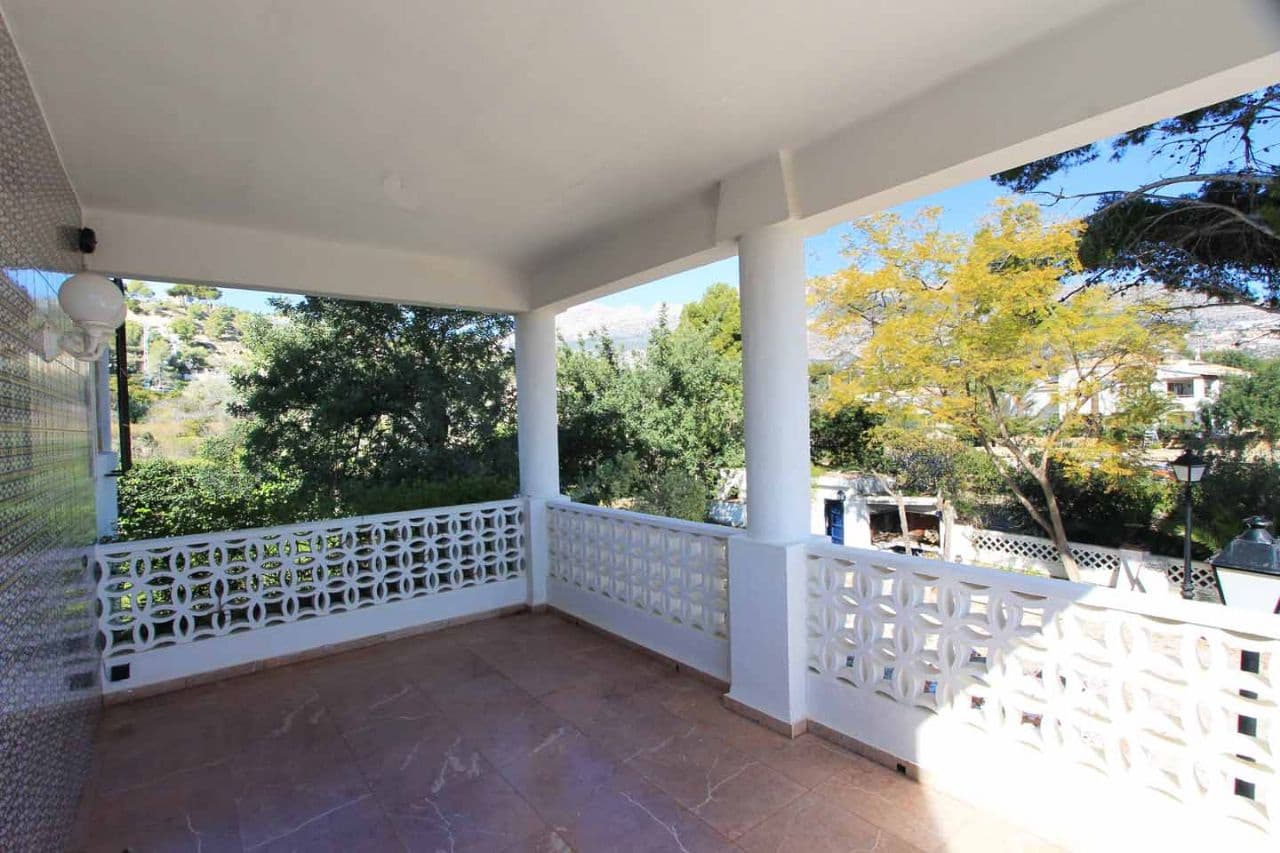 3 bedroom Villa for sale in Altea with pool garage - € 997,500 (Ref: 5859222)