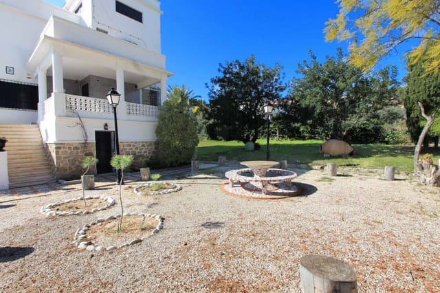 3 bedroom Villa for sale in Altea with pool garage - € 1,600,000 (Ref: 5859222)