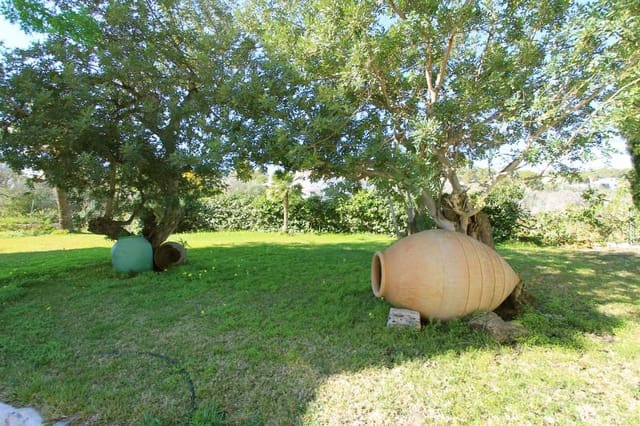 3 bedroom Villa for sale in Altea with pool garage - € 1,600,000 (Ref: 5859222)