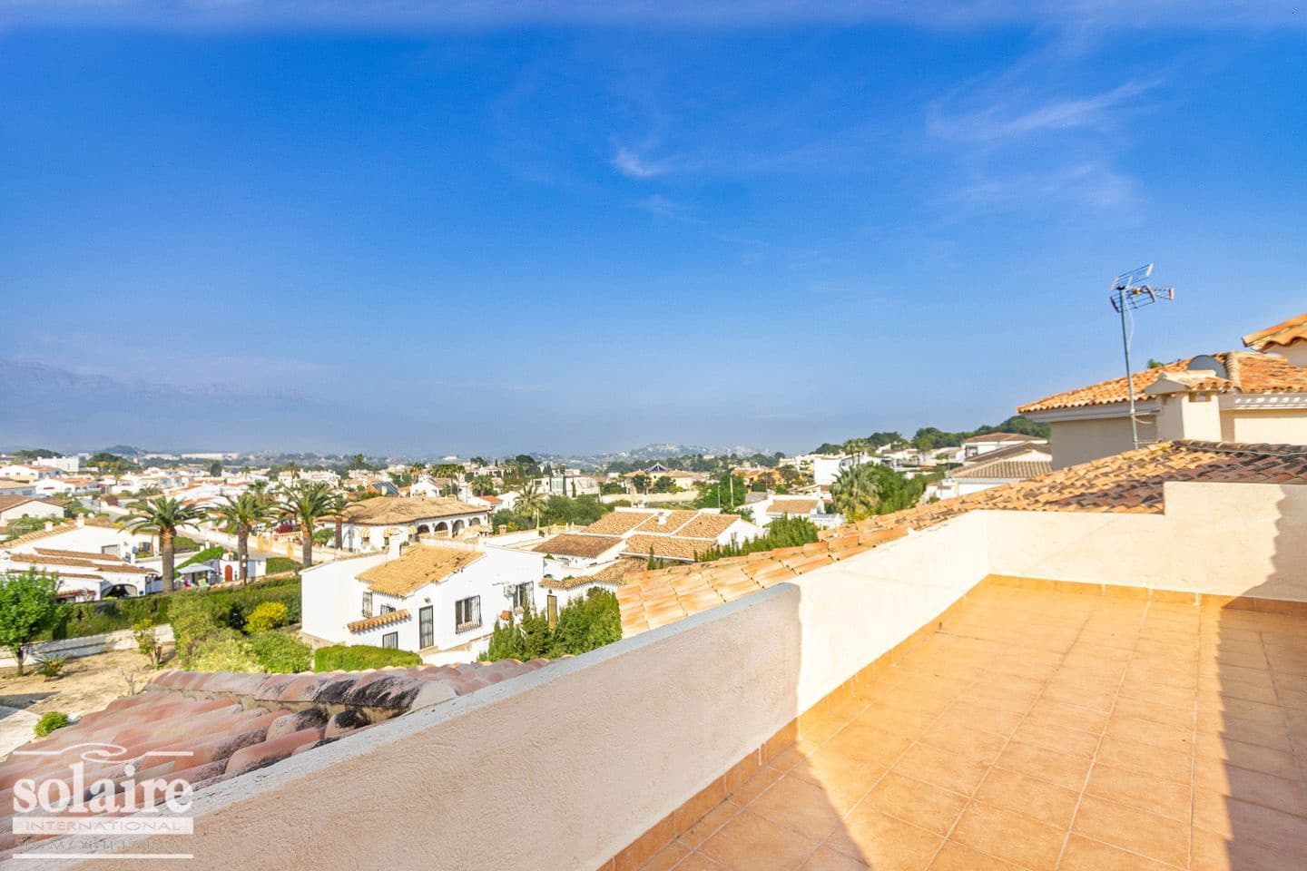 Chalet de 5 habitaciones en Alfaz del Pi / L'Alfàs del Pi en venta con piscina garaje - 595.000 € (Ref: 5990019)