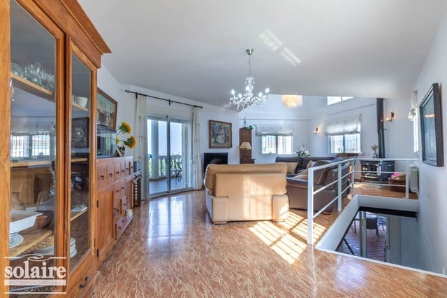 5 bedroom Villa for sale in Alfaz del Pi / L'Alfàs del Pi with pool garage - € 595,000 (Ref: 5990019)