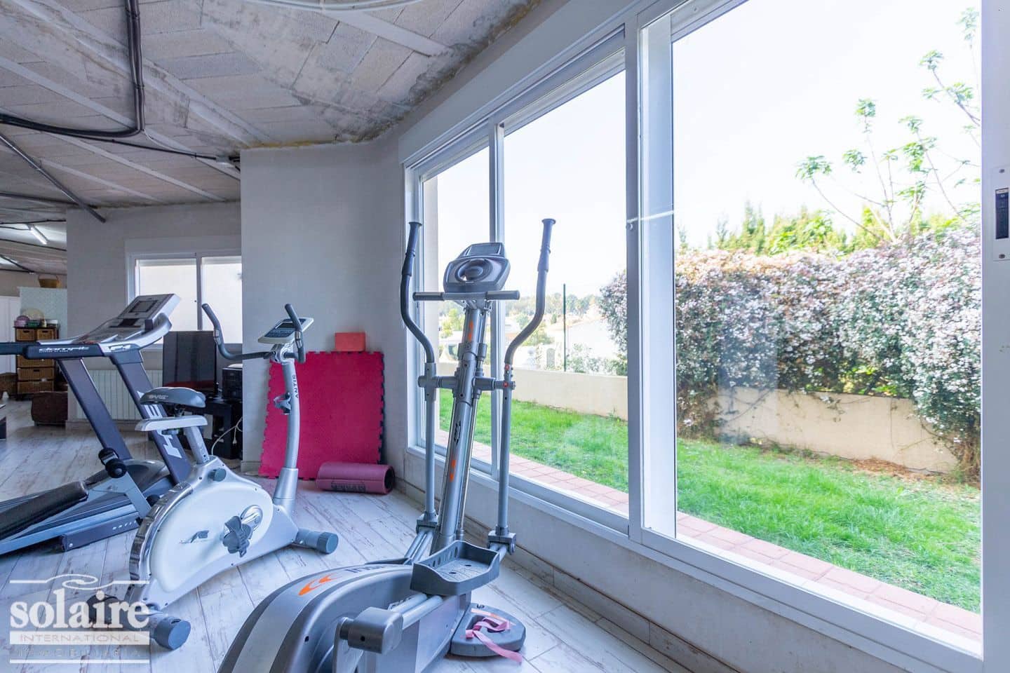 Chalet de 5 habitaciones en Alfaz del Pi / L'Alfàs del Pi en venta con piscina garaje - 595.000 € (Ref: 5990019)