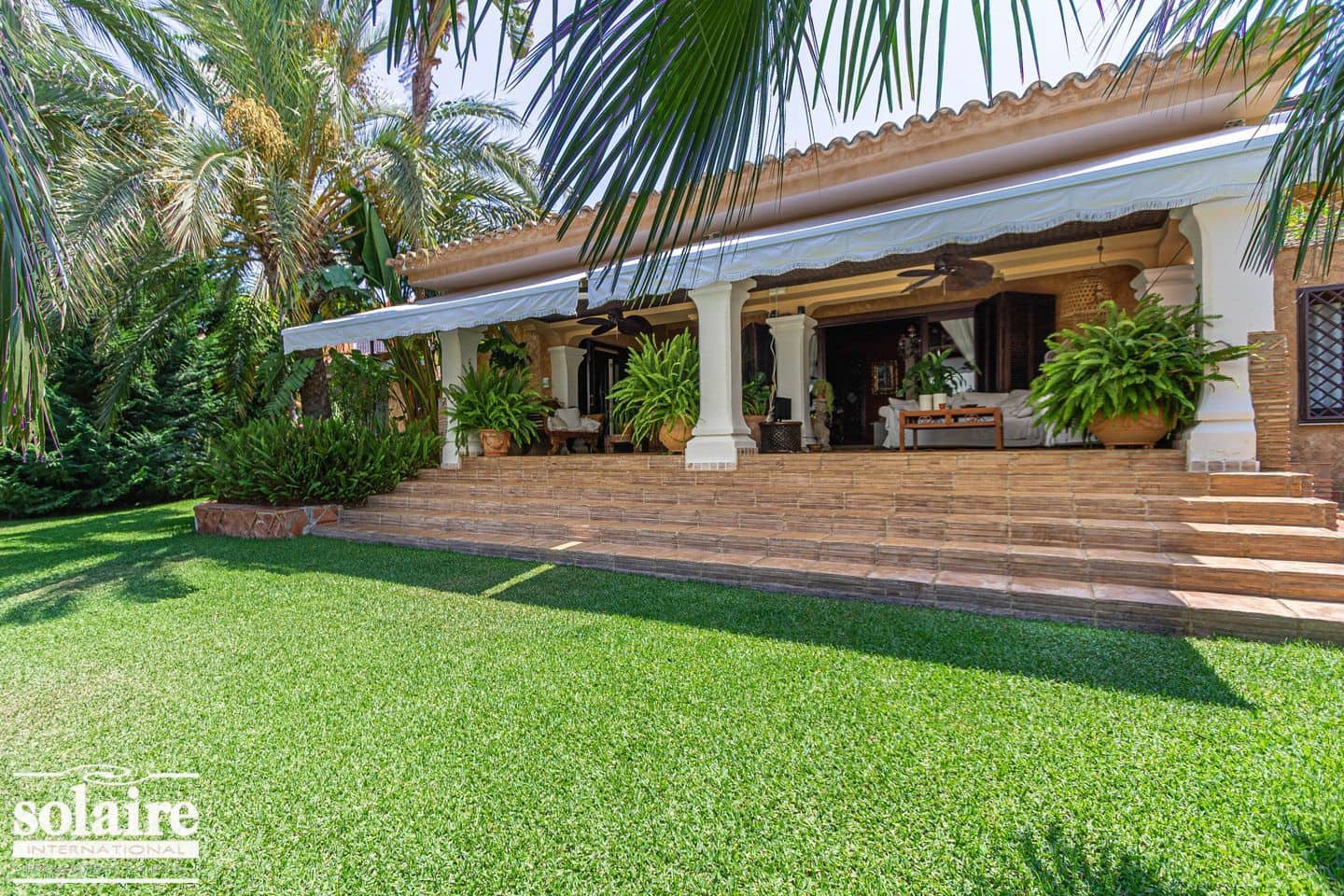 6 sypialnia Willa na sprzedaż w Benidorm z basenem garażem - 2 000 000 € (Ref: 6263021)