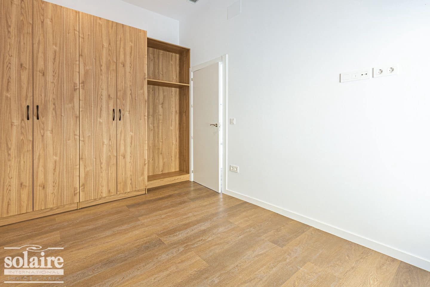 4 sypialnia Willa na sprzedaż w Orxeta z basenem garażem - 595 000 € (Ref: 7038903)