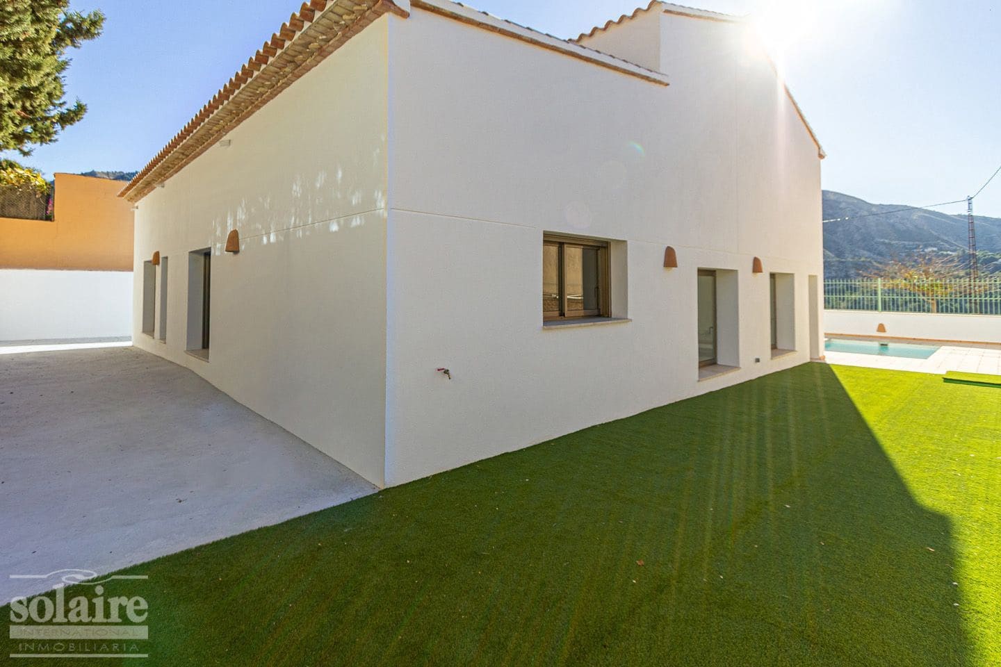 4 sypialnia Willa na sprzedaż w Orxeta z basenem garażem - 595 000 € (Ref: 7038903)