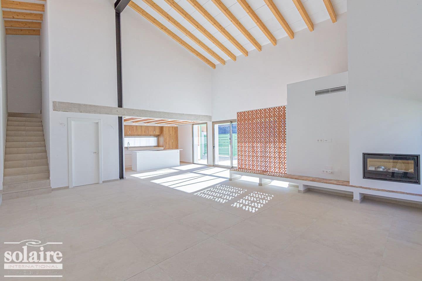 4 sypialnia Willa na sprzedaż w Orxeta z basenem garażem - 595 000 € (Ref: 7038903)