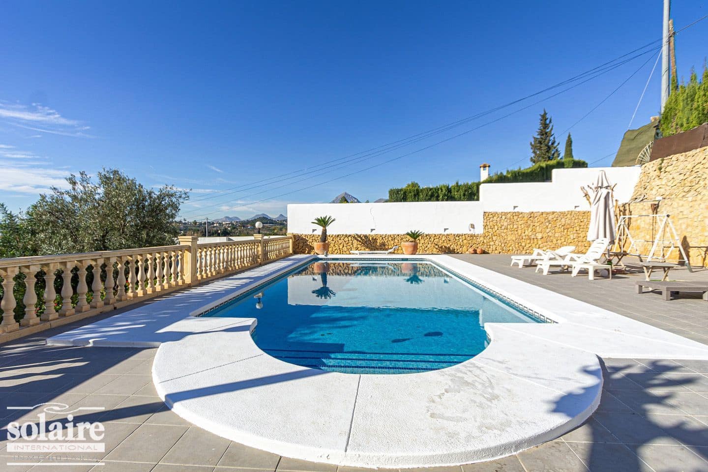 6 bedroom Villa for sale in Altea with pool garage - € 1,700,000 (Ref: 7436619)