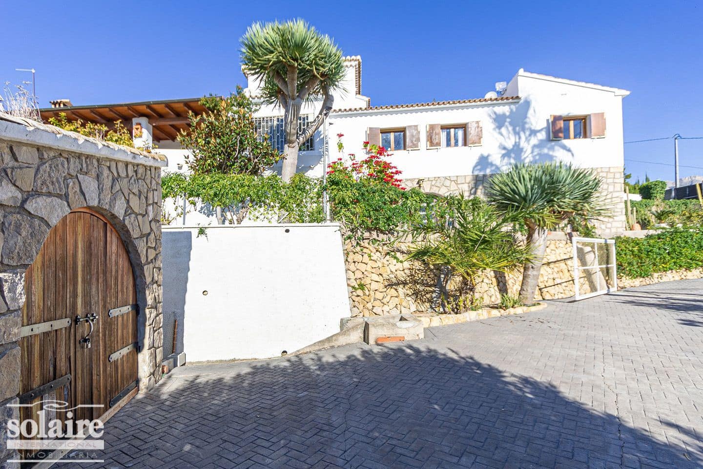 6 bedroom Villa for sale in Altea with pool garage - € 1,700,000 (Ref: 7436619)