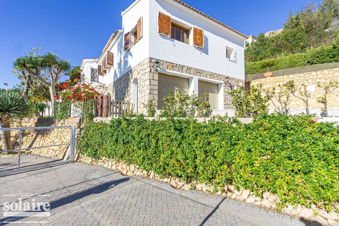 6 bedroom Villa for sale in Altea with pool garage - € 1,700,000 (Ref: 7436619)