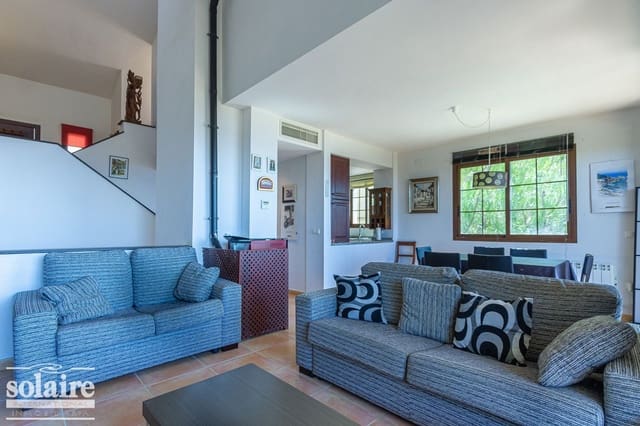 3 soverom Kjedet enebolig til salgs i Altea med svømmebasseng garasje - € 150 (Ref: 7475327)