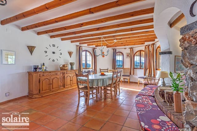 Chalet de 4 habitaciones en Altea en venta con piscina garaje - 1.680.000 € (Ref: 7815439)