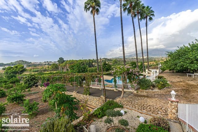 Chalet de 4 habitaciones en Altea en venta con piscina garaje - 1.680.000 € (Ref: 7815439)